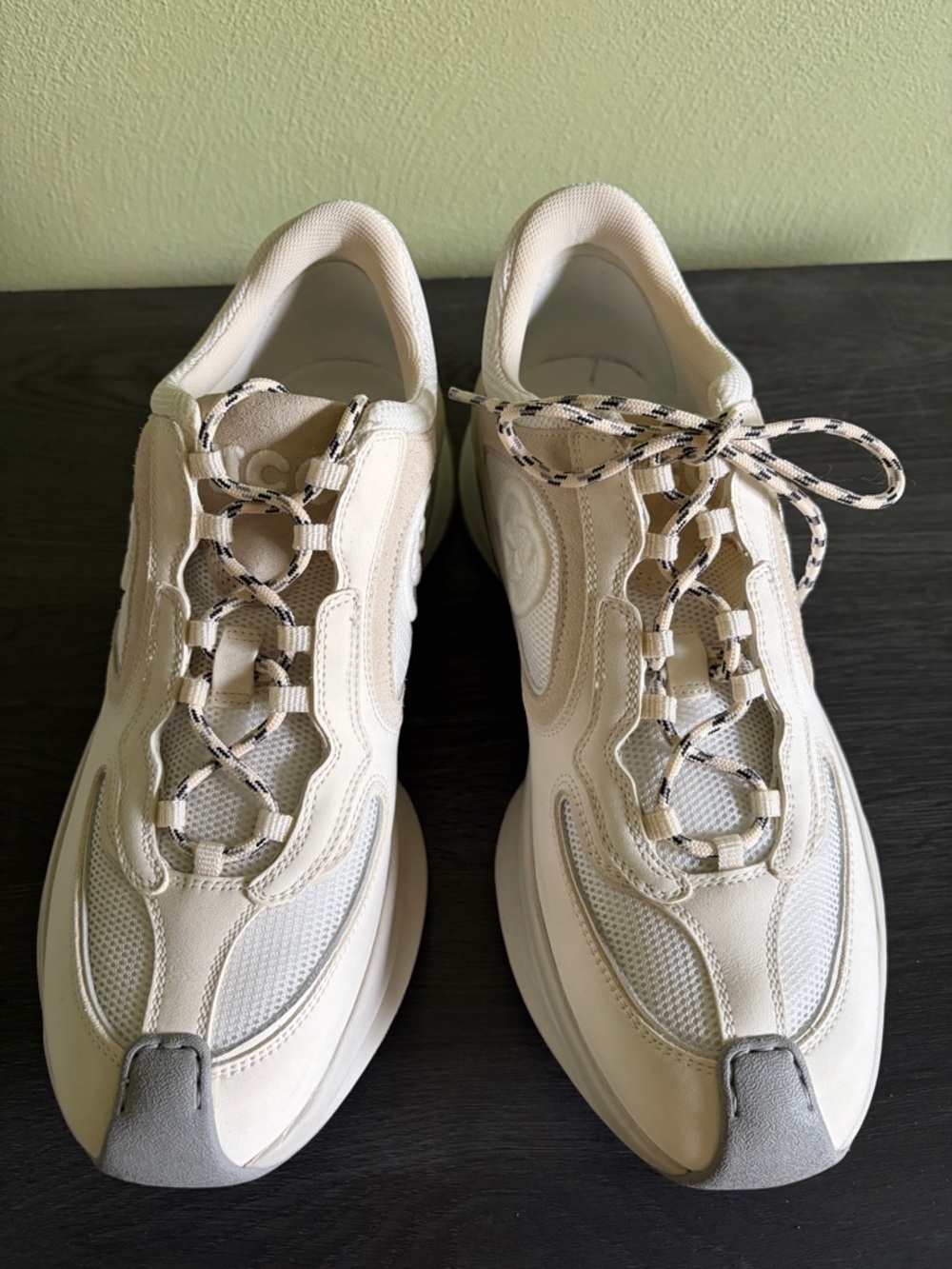 Gucci Women's Run - Cream and Gray Sneakers